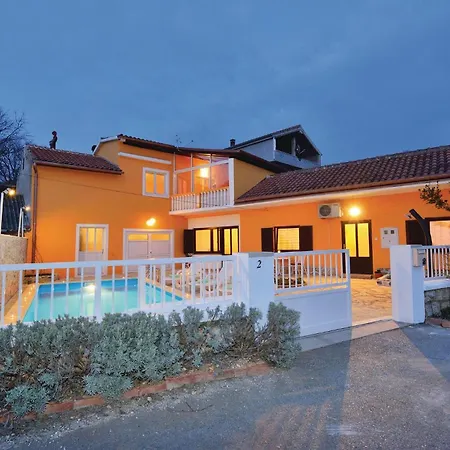 Two-bedroom With An Outdoor Swimming Pool 04 Feriehus Kruševo