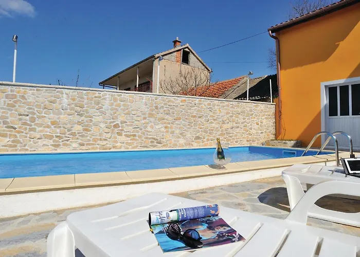 Two-bedroom With An Outdoor Swimming Pool 04 Kruševo
