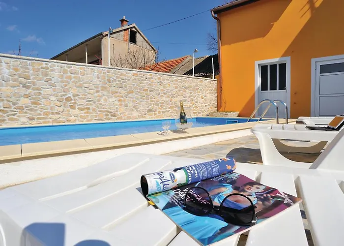 Two-bedroom With An Outdoor Swimming Pool 04 *