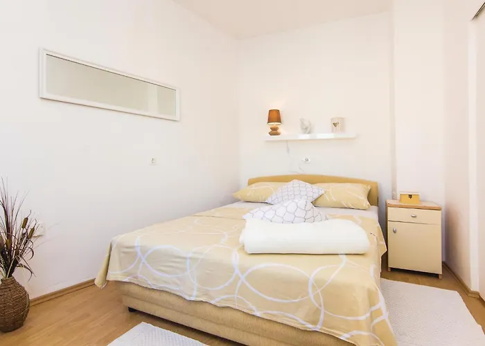 Two-bedroom With An Outdoor Swimming Pool 04