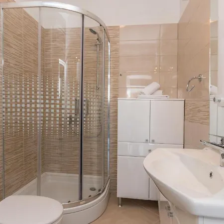 Two-bedroom With An Outdoor Swimming Pool 04 Casa vacanze