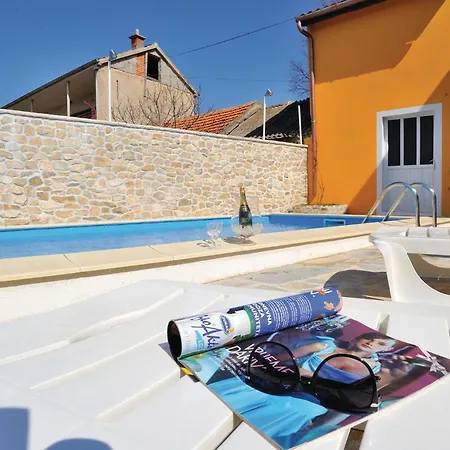 Two-bedroom With An Outdoor Swimming Pool 04 *