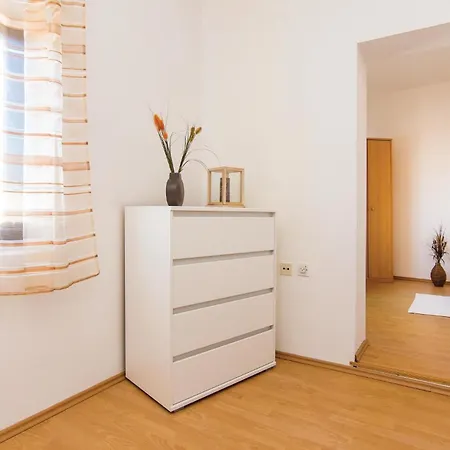 Two-bedroom With An Outdoor Swimming Pool 04 Casa vacanze