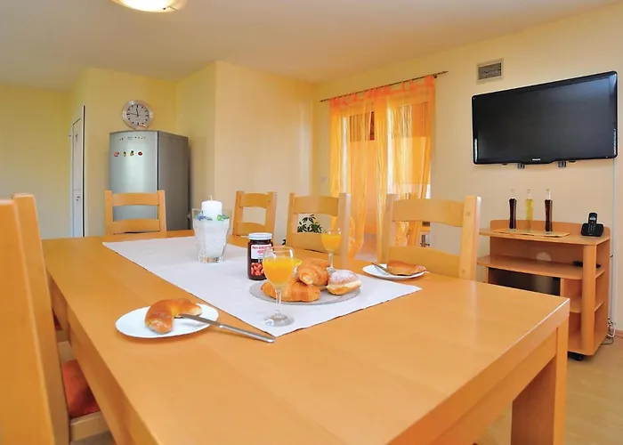 Two-bedroom With An Outdoor Swimming Pool 04 Дом отдыха *
